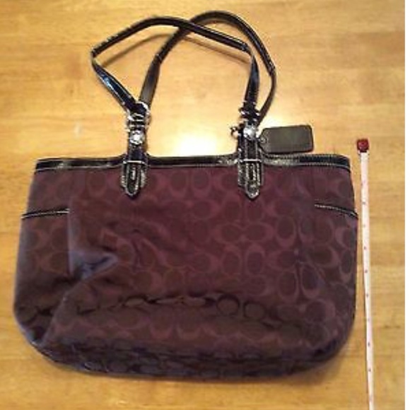 COACH Signature C Brown Patent Tote Bag hangtag - Picture 7 of 13